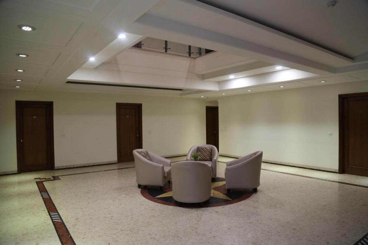 Hotel Bhoomivilas アーグラ エクステリア 写真