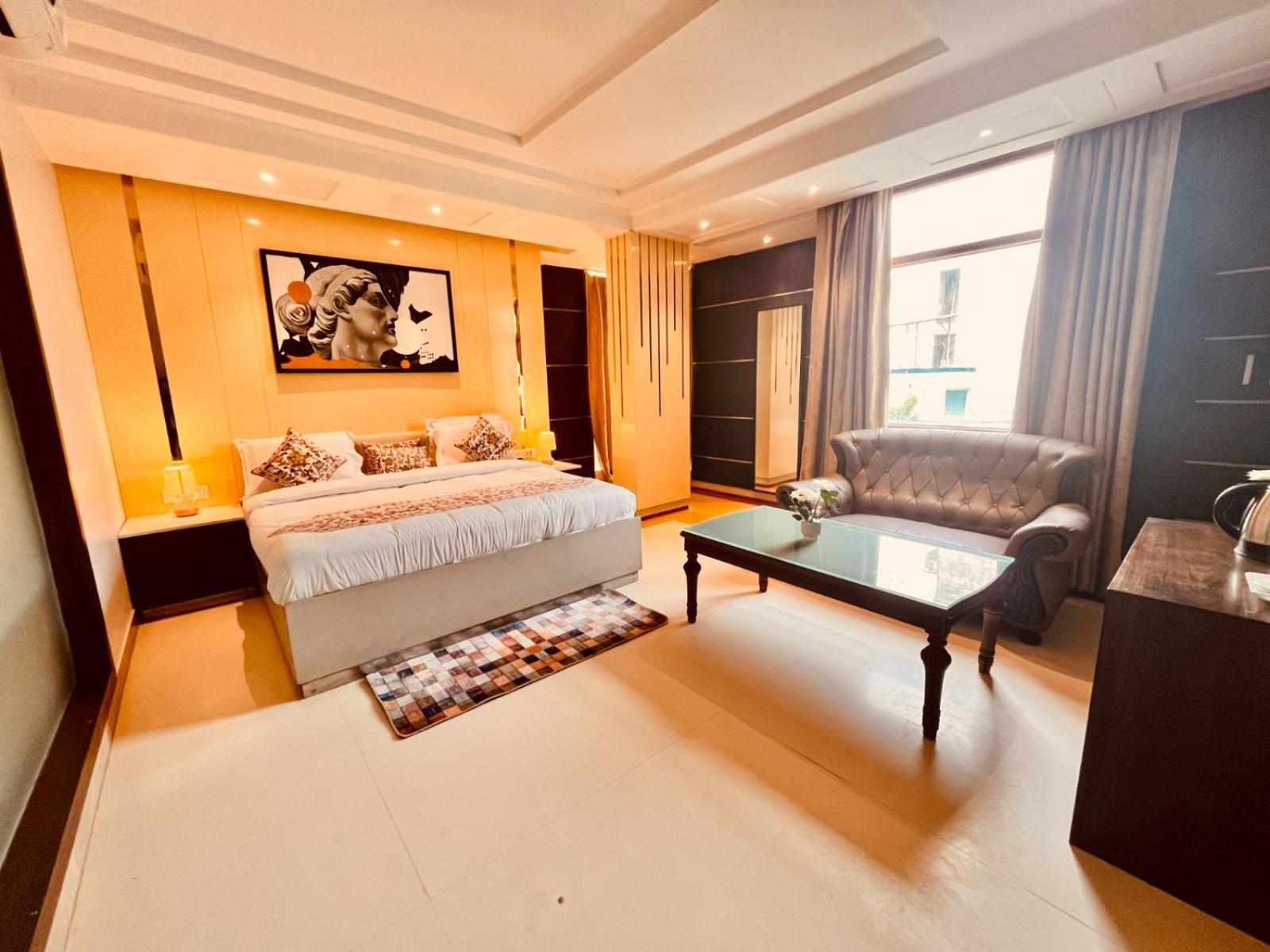 Hotel Bhoomivilas アーグラ エクステリア 写真
